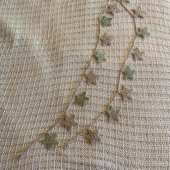 Crochet Star Garland - Picture 2 of 7